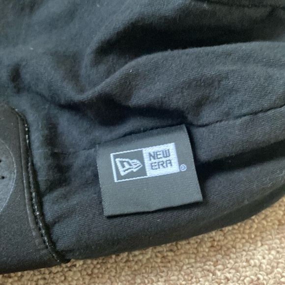 Rock and Roll hall of fame and museum beanie - Picture 2 of 9